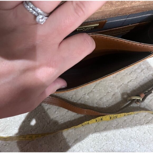 Burberry Vintage Brown Leather Crossbody Bag With Adjustable Strap - Picture 9 of 13